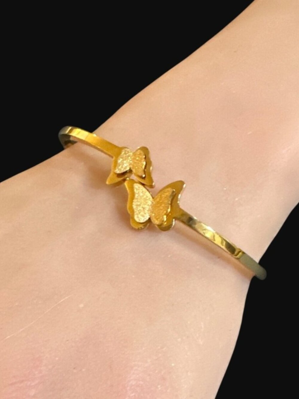 Vintage Butterfly Hinged Cuff Bracelet Gold Tone Womens Costume Jewelry - Picture 3 of 6